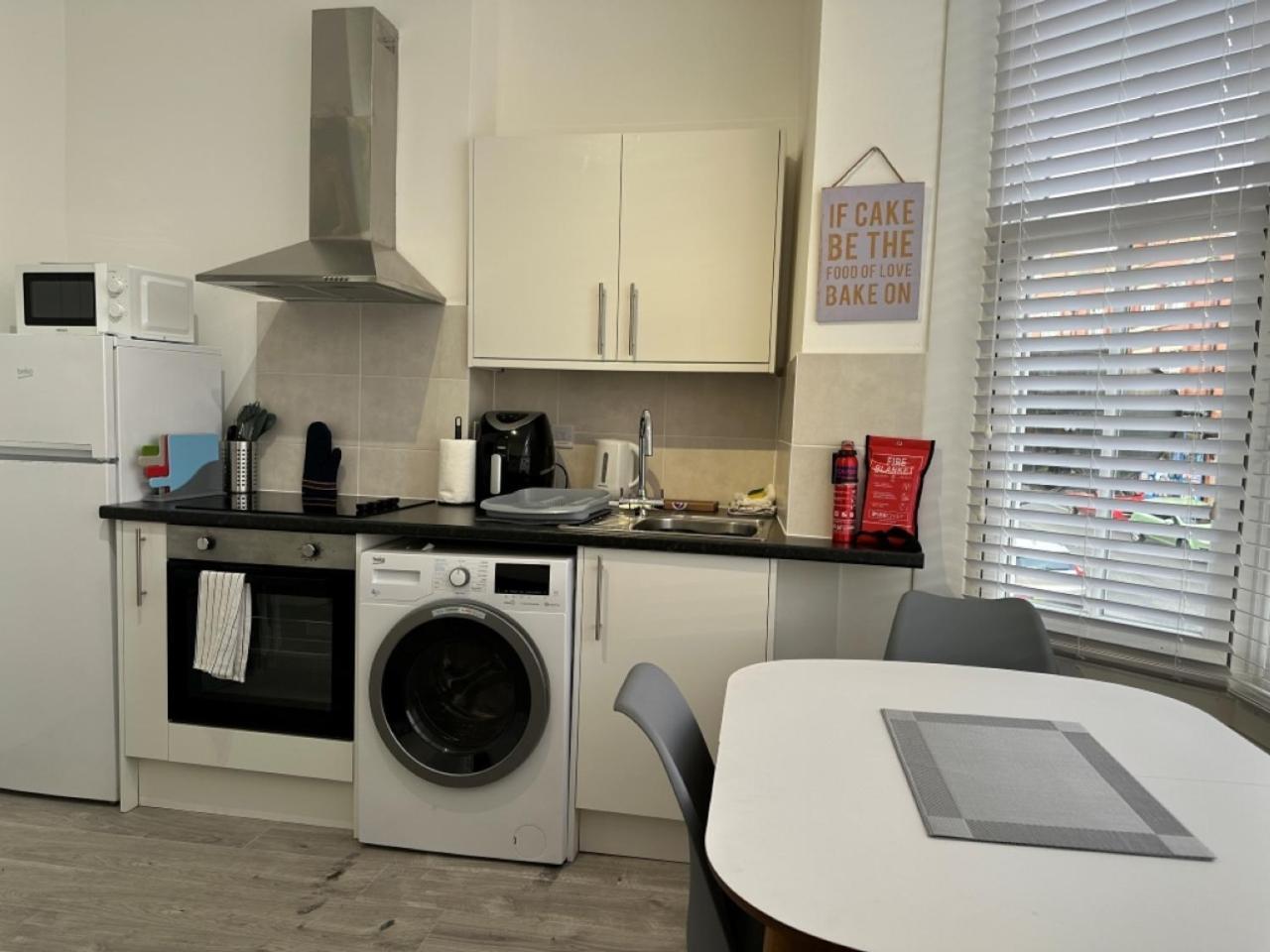 Studio Flat 2A Central Colwyn Bay Ngoại thất bức ảnh
